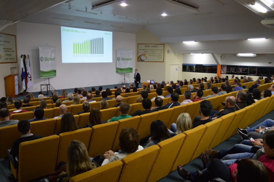 Cenário econômico foi apresentado em palestra