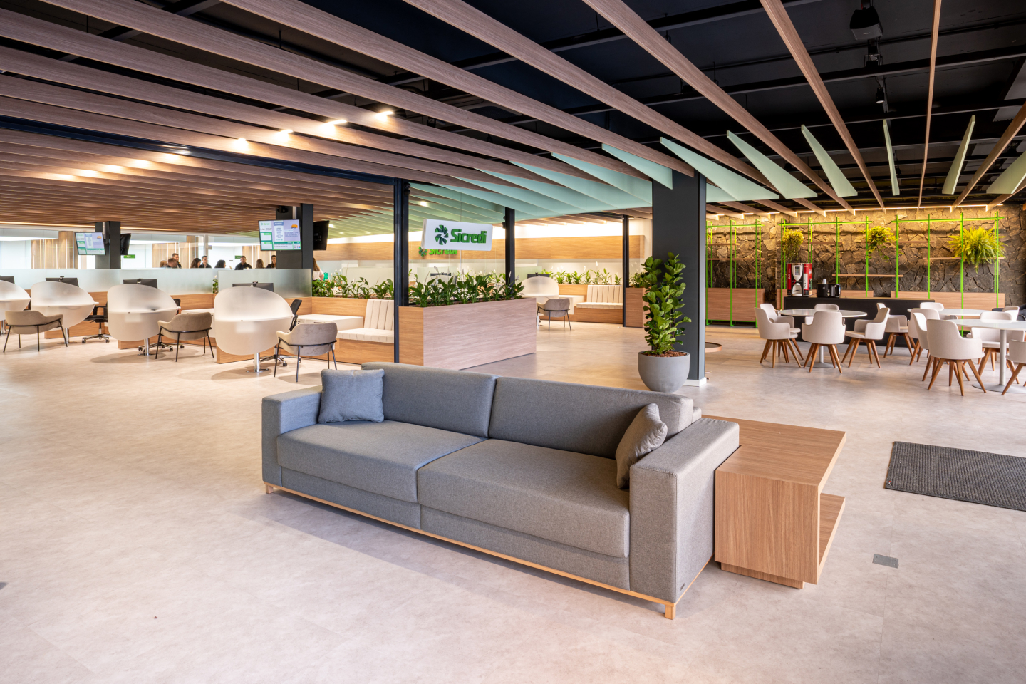 Conheça o novo espaço da Sicredi Pioneira em Canela. Confira fotos!