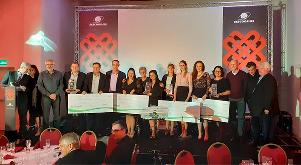 Cooperativa escolar de Ivoti recebe distinção no 6º Prêmio Excelência em Educação Cooperativa