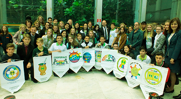 Cooperativas escolares lotam Plenário da Assembleia Legislativa e apontam desafios