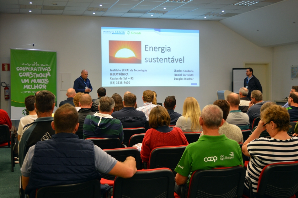 Energia sustentável foi tema de palestra promovida pela cooperativa