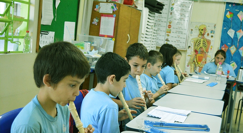 Fundo Social possibilita aulas de música em escola municipal