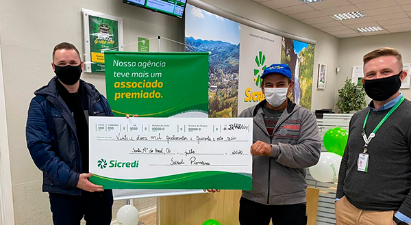 Mais um associado da Agência Sicredi Santa Maria do Herval é contemplado em sorteio de seguro de vida