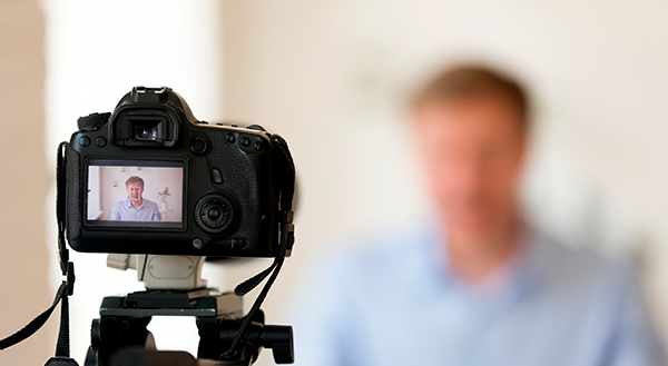 Oportunidades e desafios para investimentos serão temas da Live Sicredi desta quarta-feira