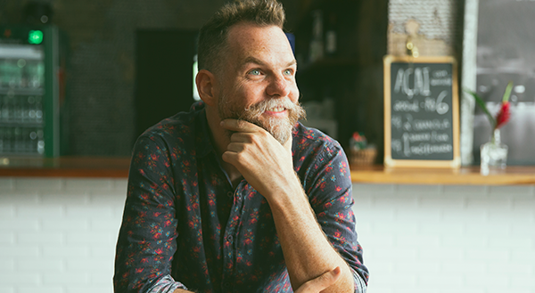 Sicredi e ACISFE promovem palestra com Piangers na Feliz