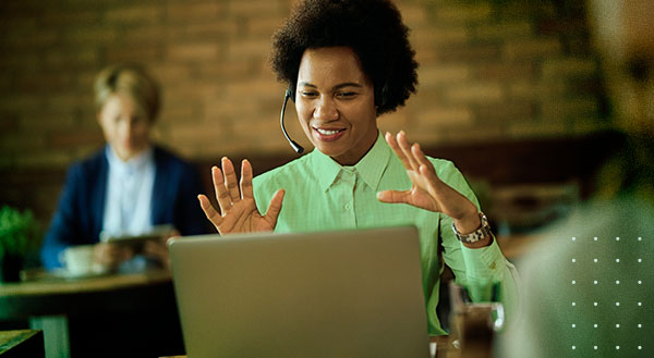 Sicredi lança atendente de videochamada em Libras para WhatsApp. Confira como acessar!