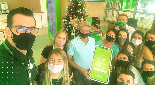 Sicredi Pioneira entregou mais de R$ 100 mil reais em prêmios para segurados no último ano