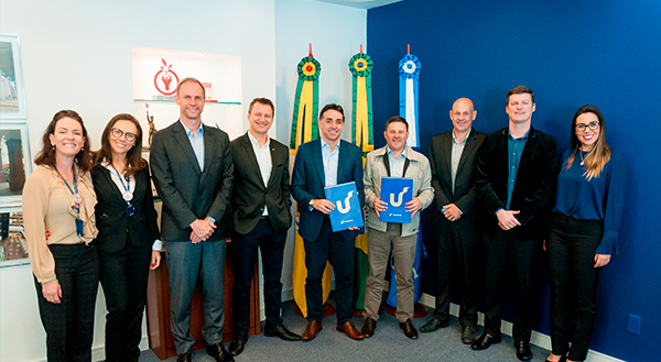 Sicredi Pioneira RS e Unisinos firmam contrato de parceria para espaço de coworking junto à agência do campus universitário