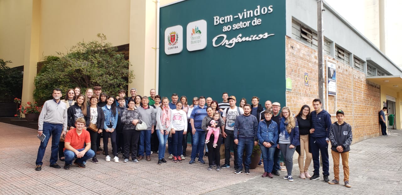 Turma do programa de Sucessão Rural Familiar participa de viagem técnica ao Paraná