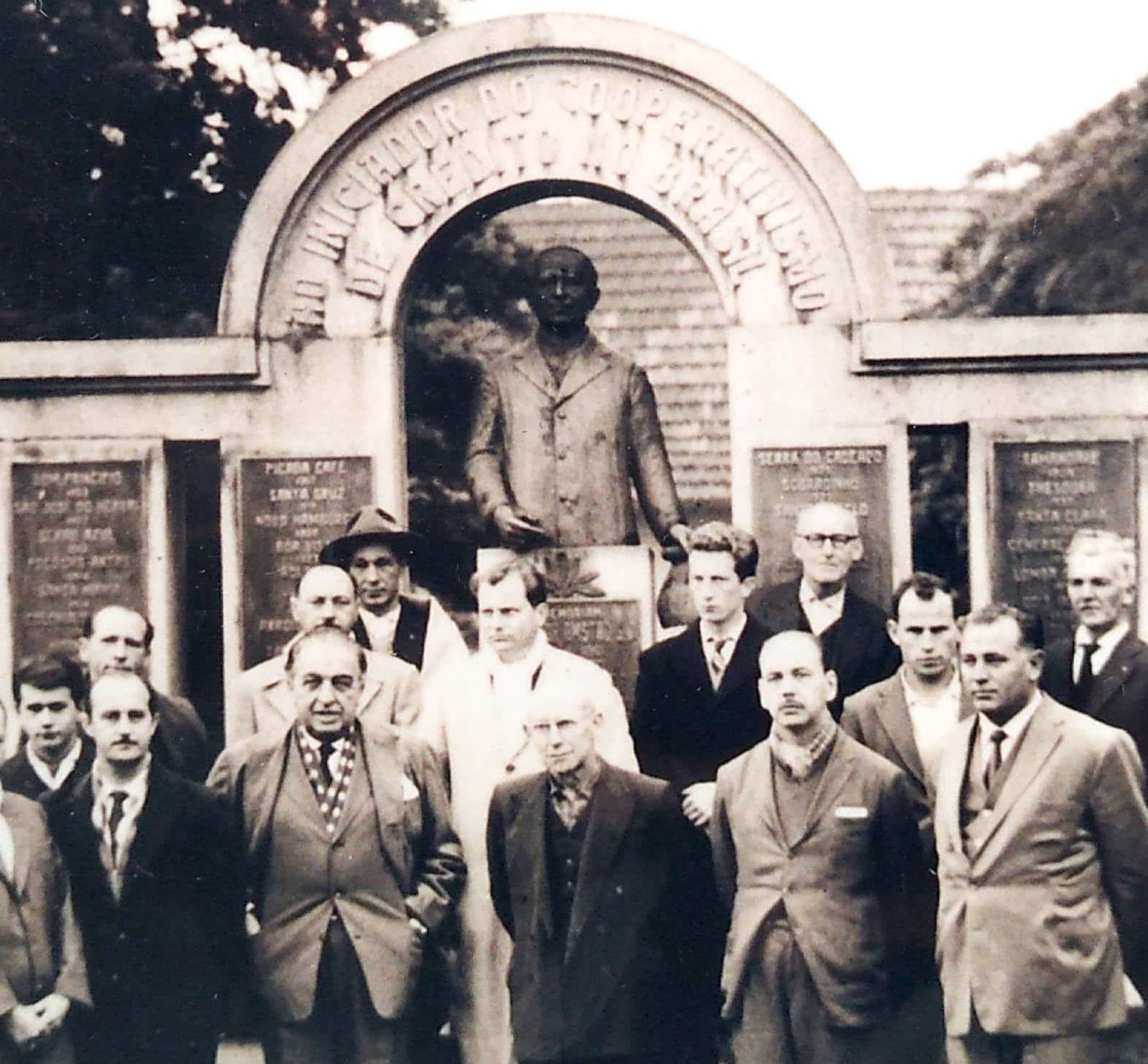 14 - Visita do Candidato a governador do estado, Dr. Egydio Michaelzen e vice Mariano Beck em Junho de 1962.jpg