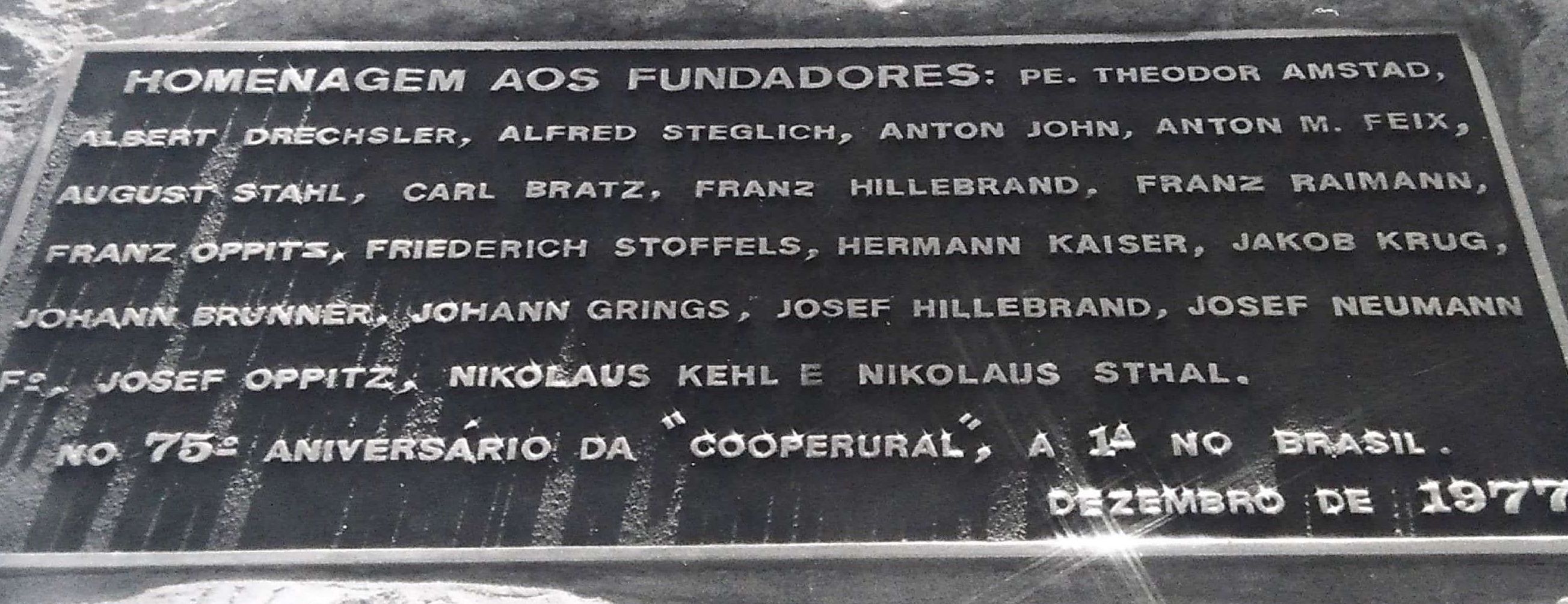 2 - Comemoração dos 75 anos de Fundação da 1ª Cooperativa de Crédito em Nova Petrópolis - Dezembro de 1977.jpg