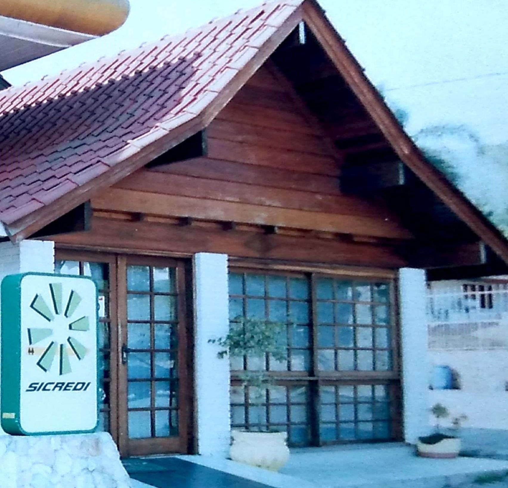 33 - Agência Vila Cristina - Reinaugurada em 24.07.2000.jpg