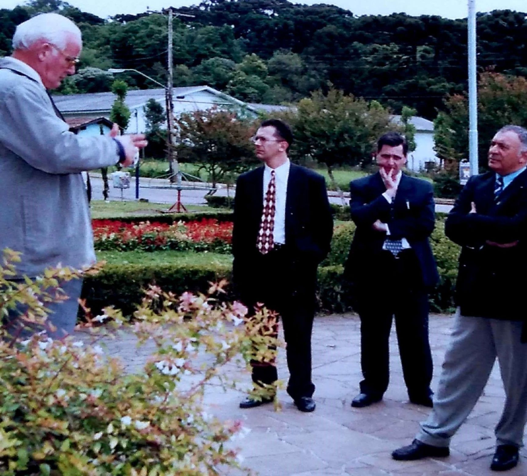 9 - Visita do Presidente da Aliança Cooperativa Internacional - ACI - Dr. Ivano Barberini - 2002.jpg