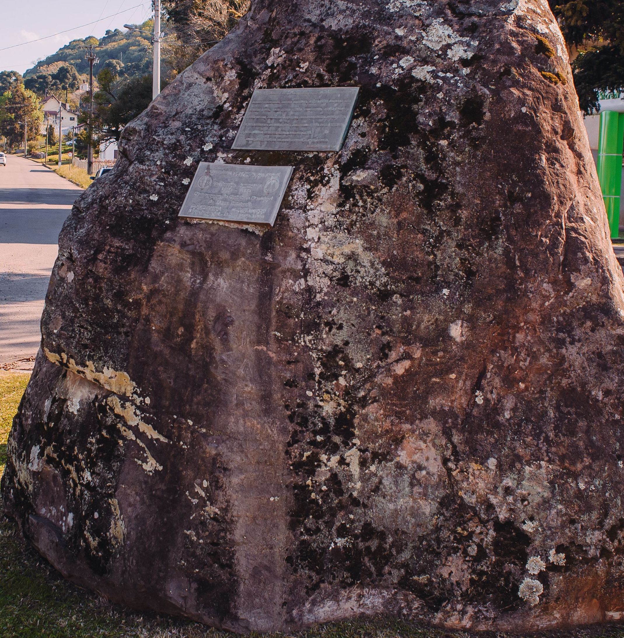 A pedra no caminho_Linha Imperial.jpg