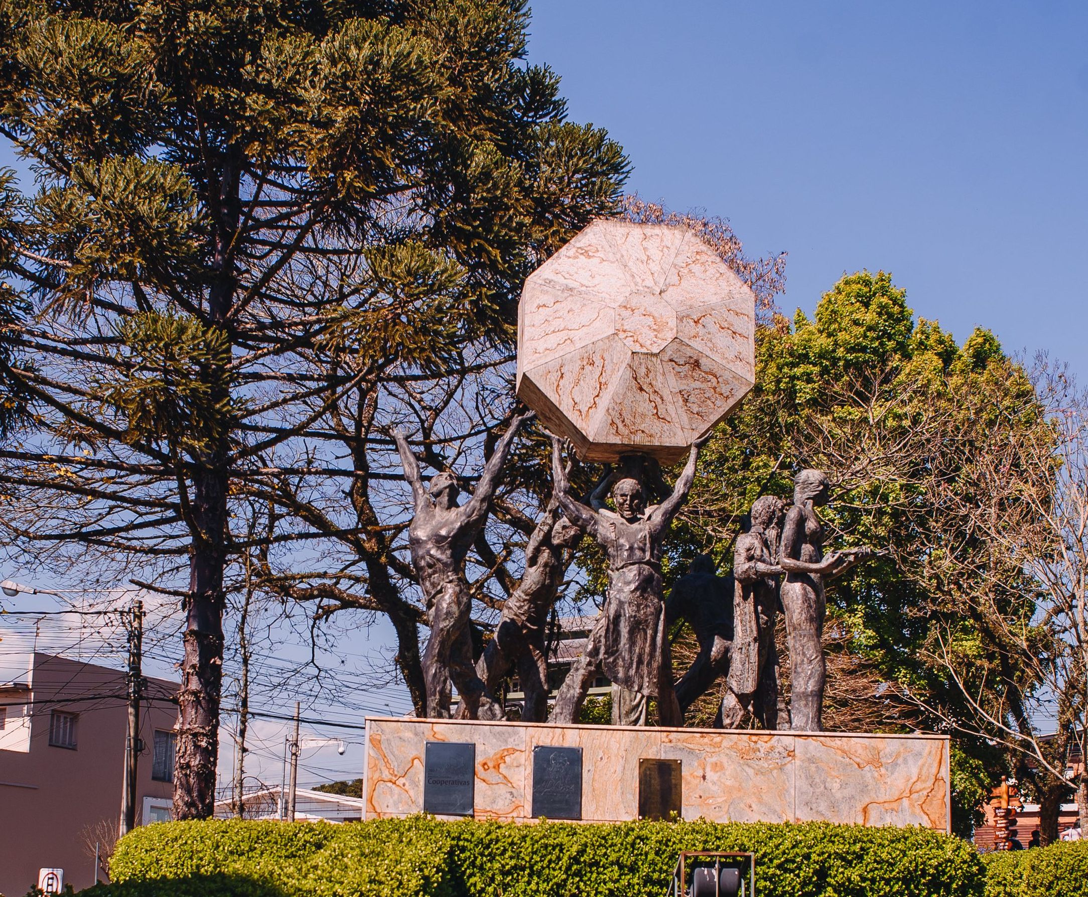 Monumento A força cooperativa_Nova Petrópolis 02.jpg
