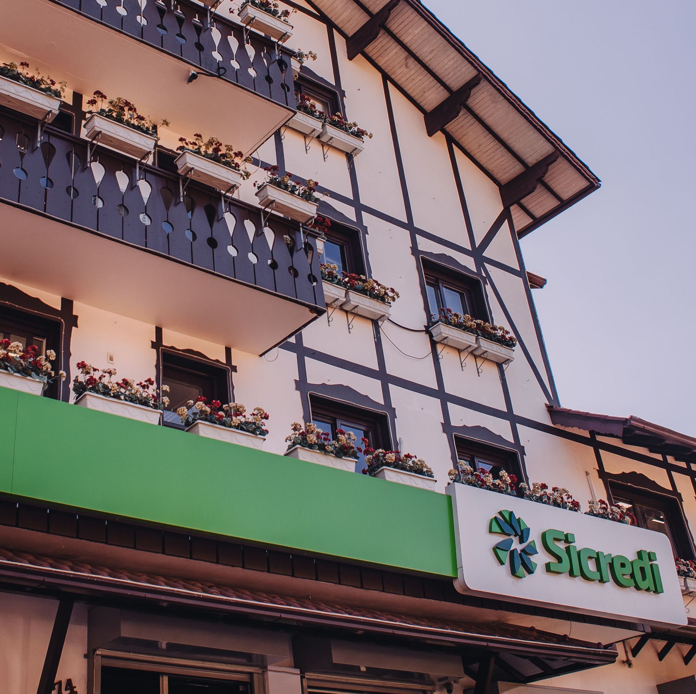 Sede da Sicredi Pioneira RS_Nova Petrópolis 02.jpg
