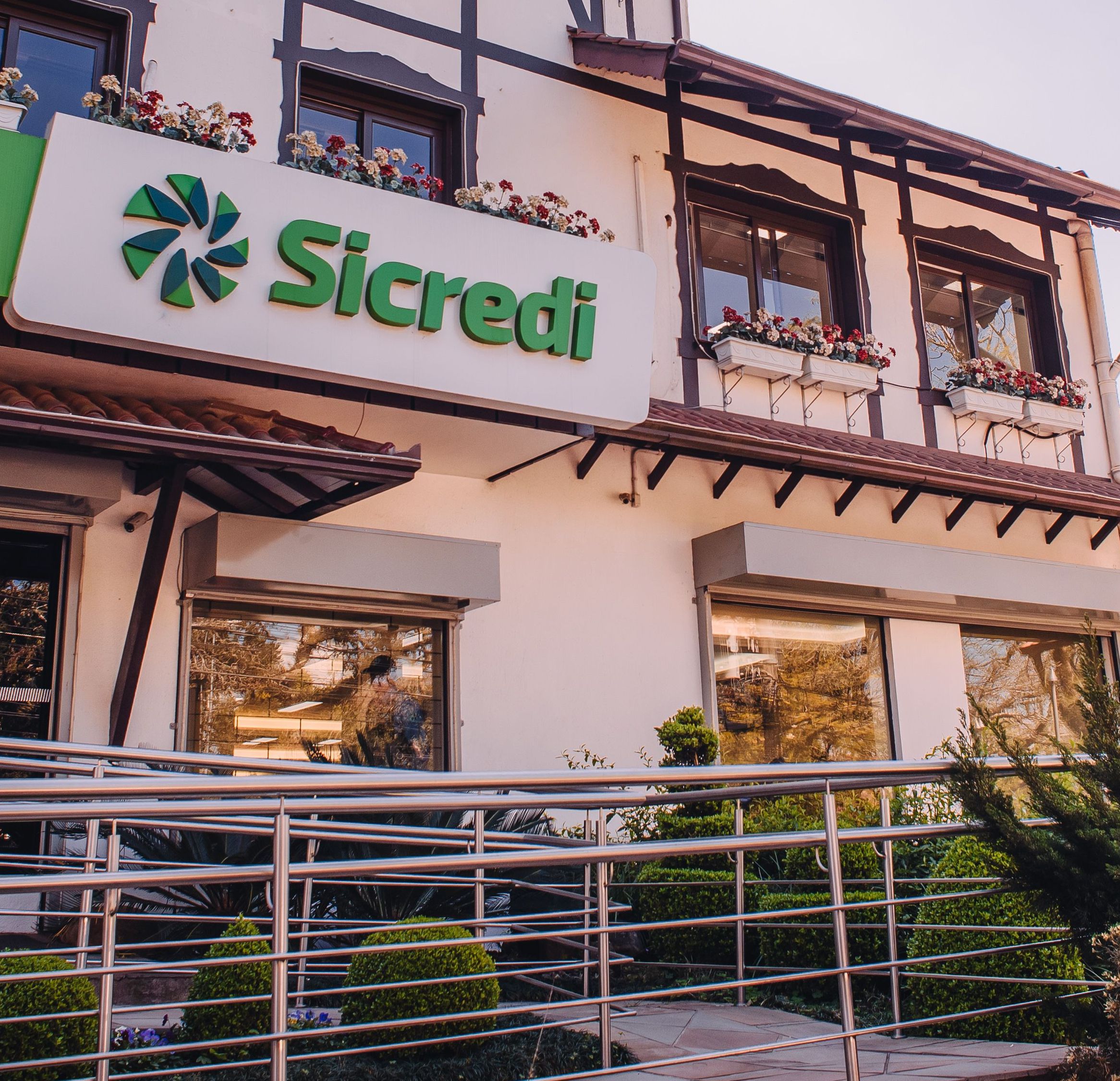 Sede da Sicredi Pioneira RS_Nova Petrópolis 03.jpg